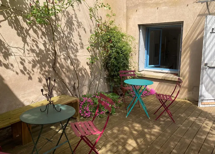 D'hote Avec Cour Privative