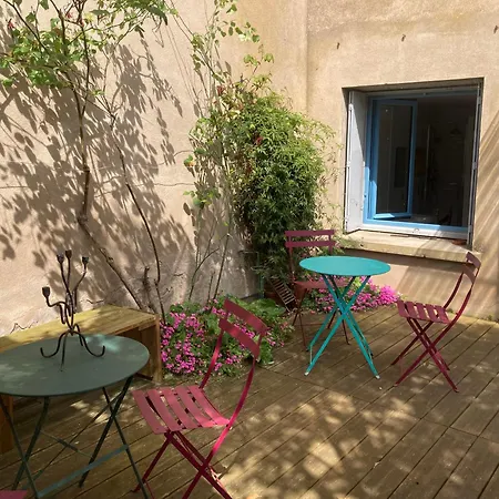 D'hote Avec Cour Privative