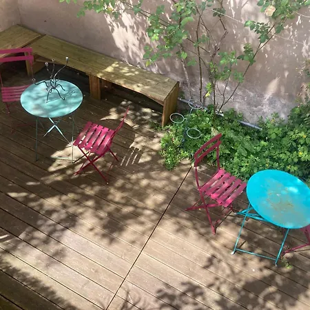 D'hote Avec Cour Privative Bed & Breakfast *